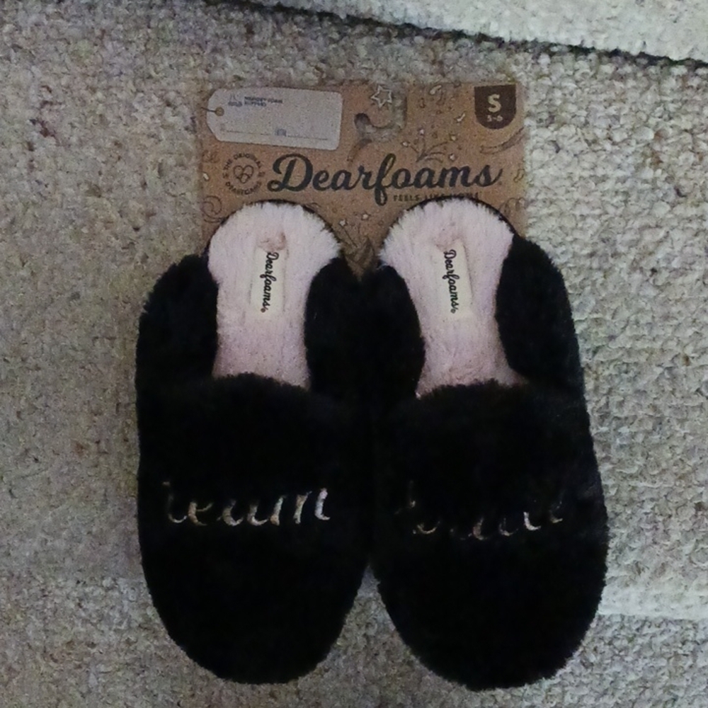 DEARFOAMS SLIPPERS NWT